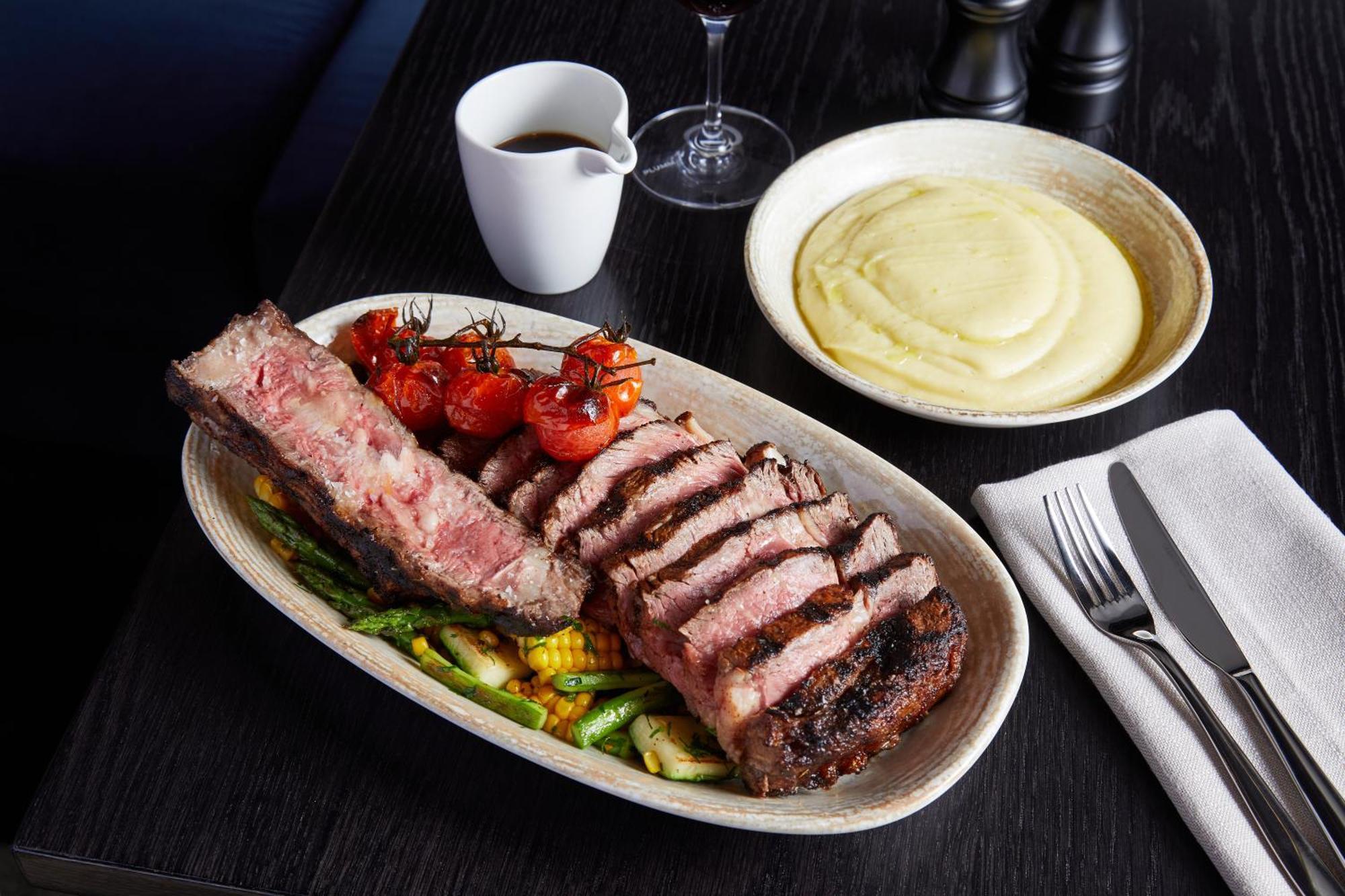 מלון Kimpton Margot Sydney By Ihg מראה חיצוני תמונה A steak and mashed potato meal