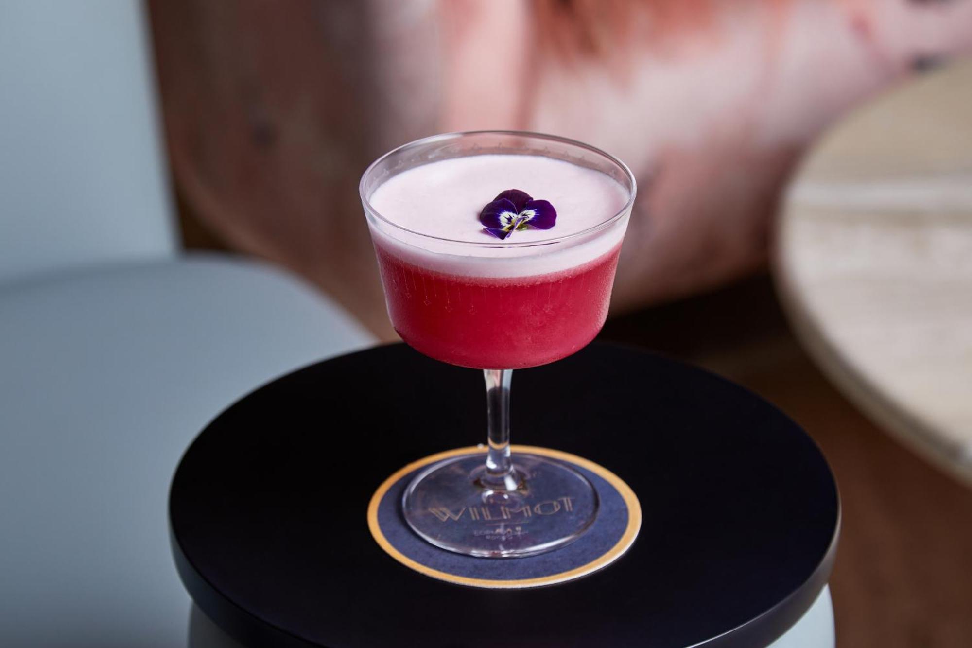 מלון Kimpton Margot Sydney By Ihg מראה חיצוני תמונה A Clover Club cocktail
