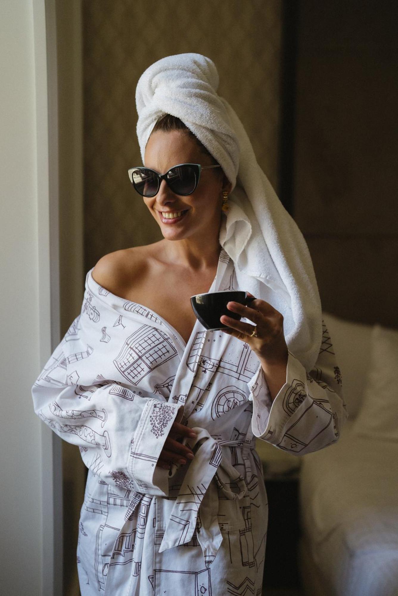 מלון Kimpton Margot Sydney By Ihg מראה חיצוני תמונה A woman wearing a bathrobe