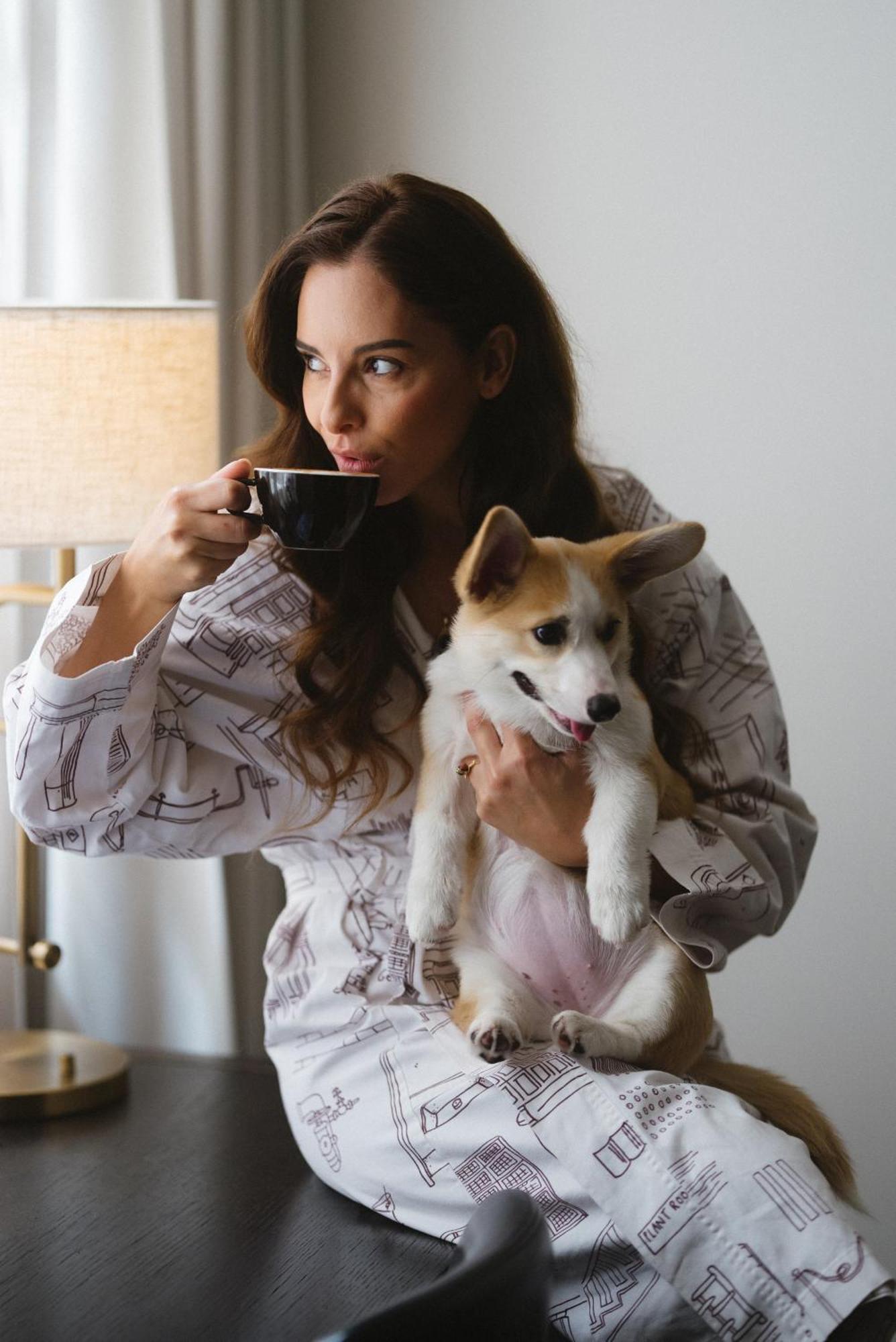 מלון Kimpton Margot Sydney By Ihg מראה חיצוני תמונה A woman with her dog